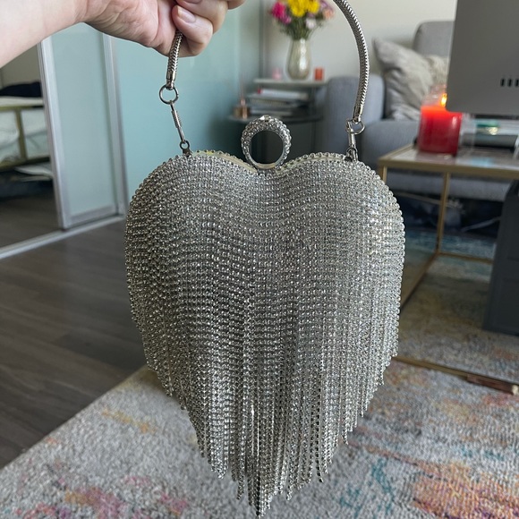 Heart Shaped Sequin Clutch Purse NWOT - Picture 2 of 3